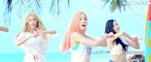 蝴蝶堂|世泰智造：有件T恤，平平无奇的降温小能手罢了