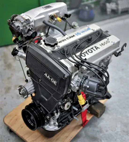 藤原拓海的ae86到底是什么车,ae86藤原拓海夏树