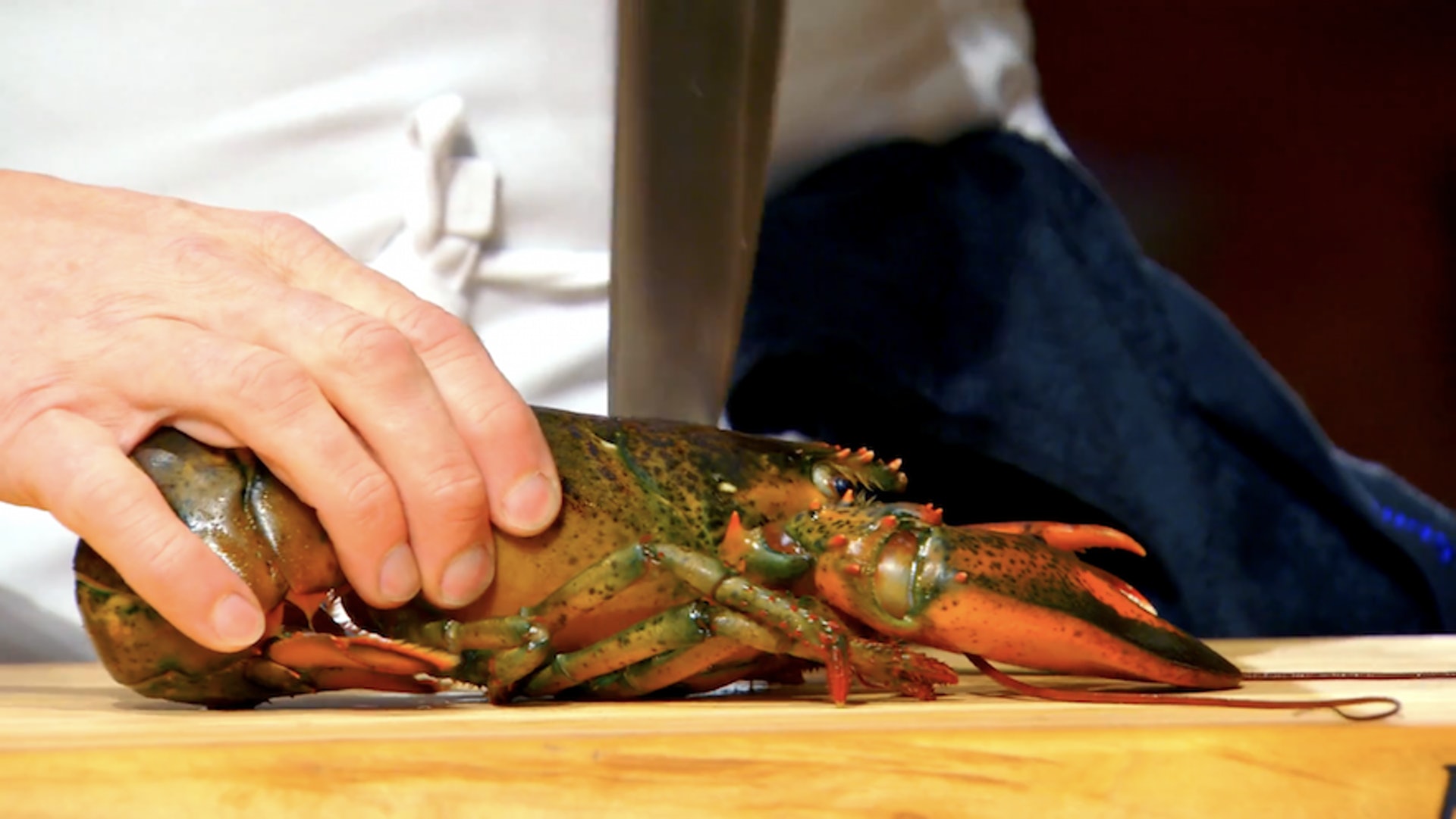 戈登拉姆齐龙虾肉,戈登拉姆齐取龙虾肉视频