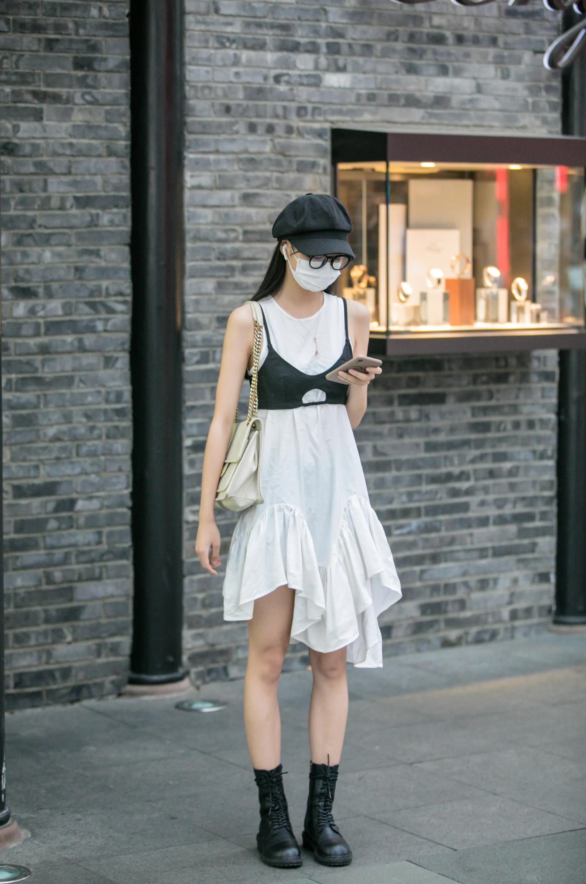 yslniki包32厘米红色上身效果,ysl新款niki包