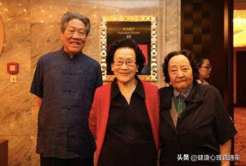 99岁女中医揭秘青春驻颜术,老中医怎样做驻颜术