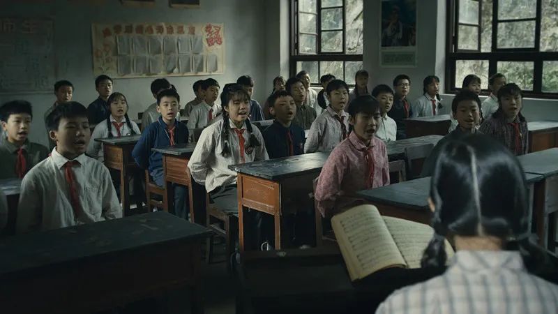 70-90年代人的思想代沟，观现代模仿老师的视频