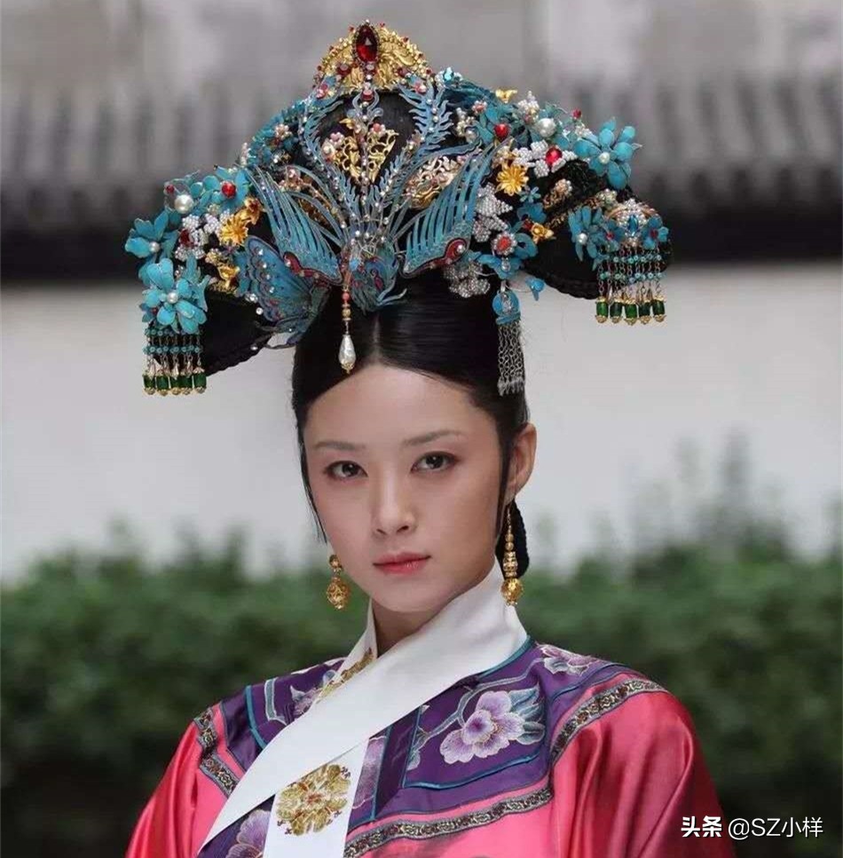 轻盈飘逸的羽毛，承载厚重的文化，演绎珠宝界永不落幕的时尚经典