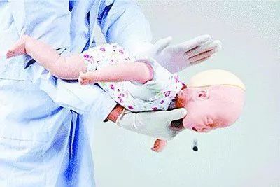 孩子噎了急救法,小孩噎着急救方法6岁