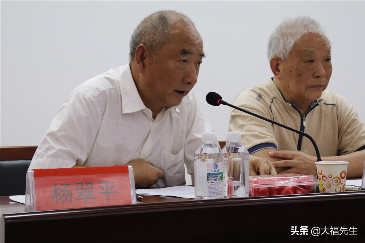 钢铁年代战友重逢,钢铁情怀