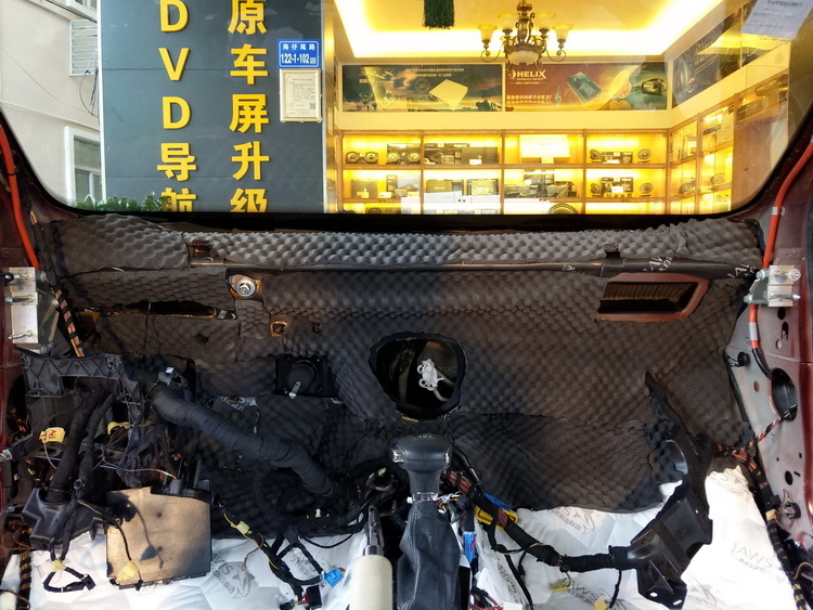 尽除异味厦门靓车港斯柯达昊锐汽车隔音改装大白鲨