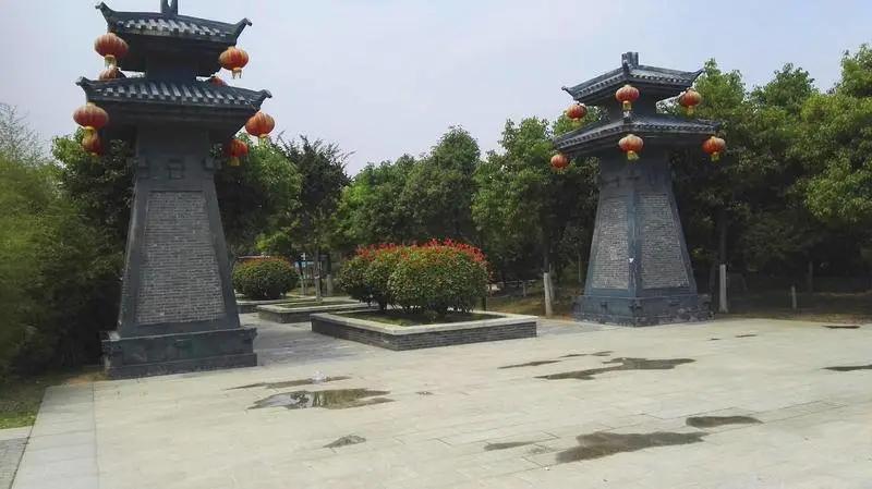 深秋的公园是什么样子的,南阳梅城公园梅花