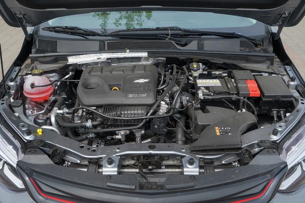 雪佛兰科沃兹4缸最低配,雪佛兰科沃兹三缸中配新车报价