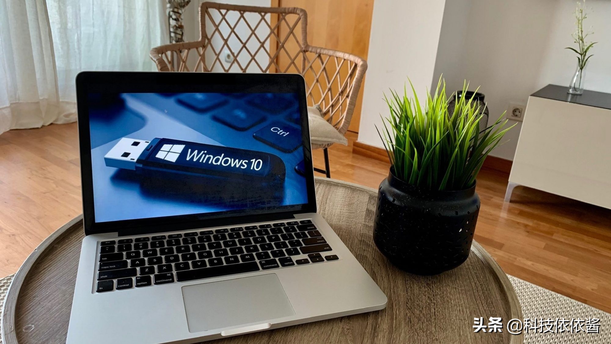 水土不服？Mac装Windows10屏幕变形，苹果官方给出解决方法