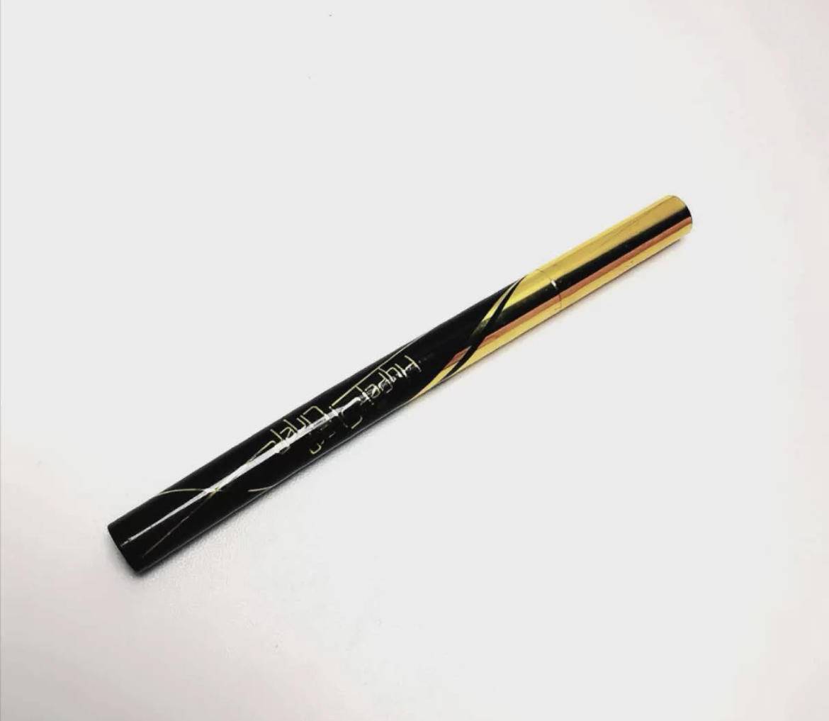 眼线画对眼睛有伤害吗,画眼线显得对眼