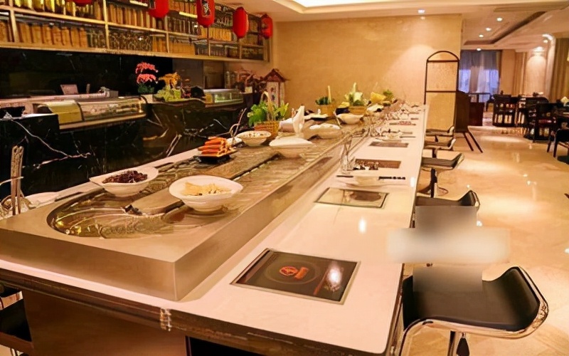 旋转小火锅设备全套多少钱,旋转小火锅