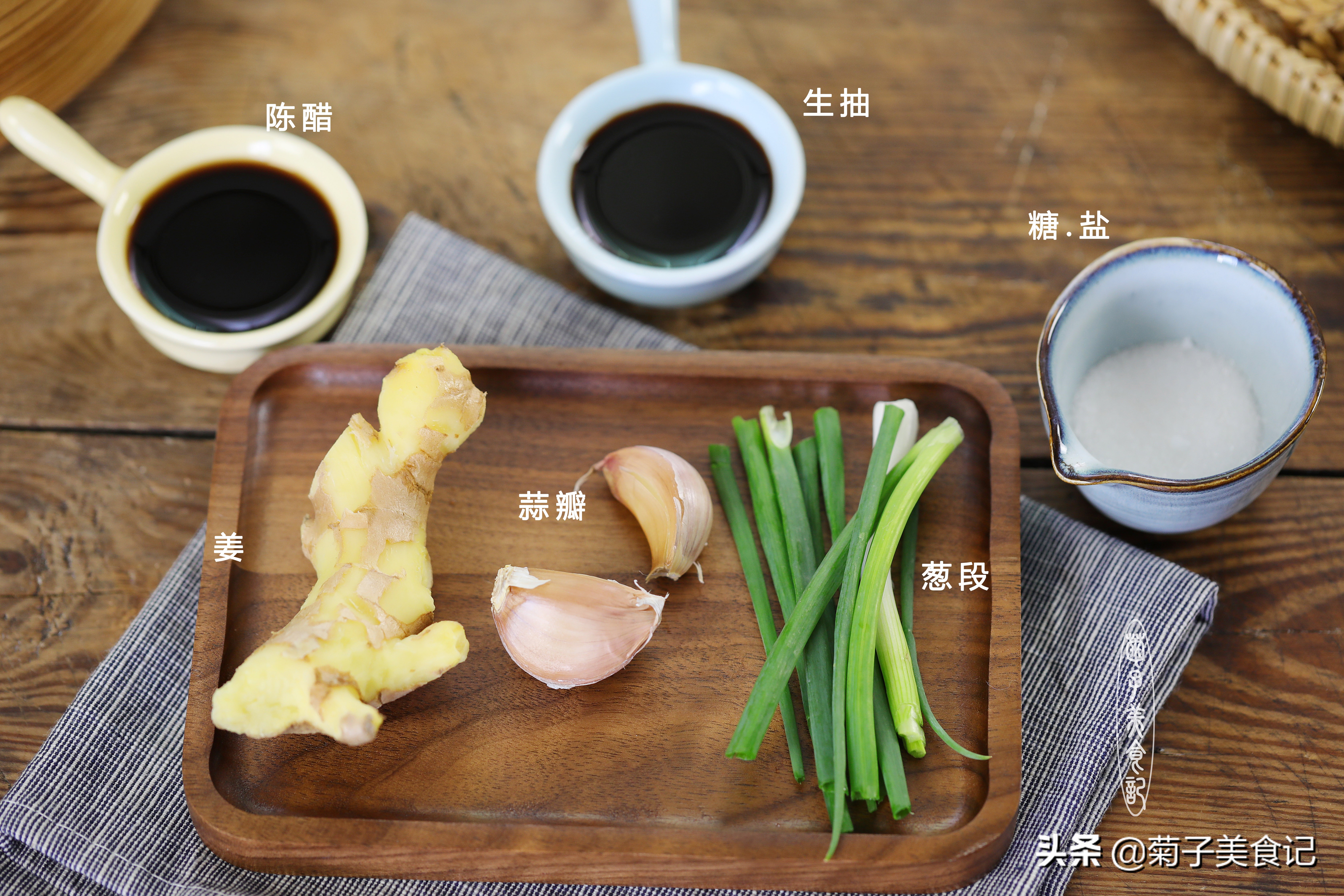 清蒸大闸蟹送蘸酱,大闸蟹做法清蒸酱汁