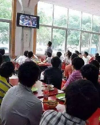 这颗扔向中国的“雷”,在美国炸出了什么?