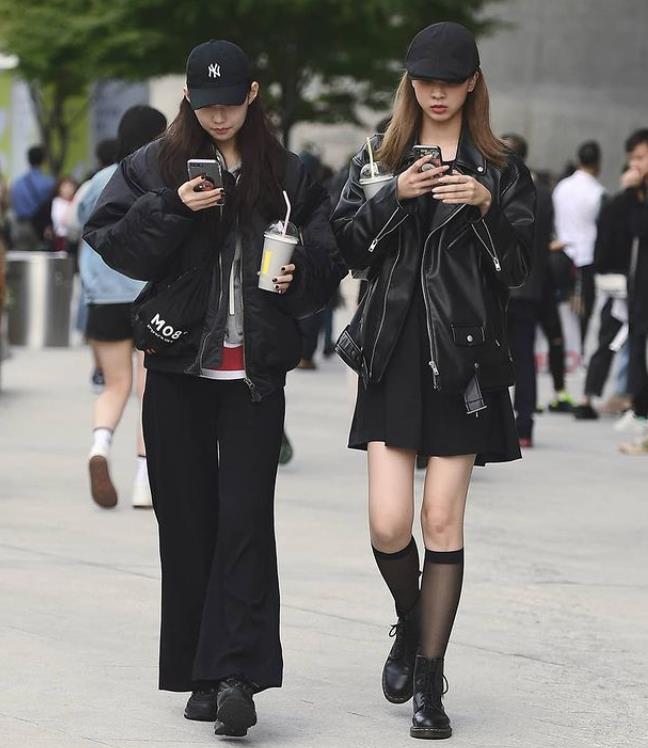 很火的韩国小姐姐穿搭,韩国小姐姐秋冬时尚穿搭