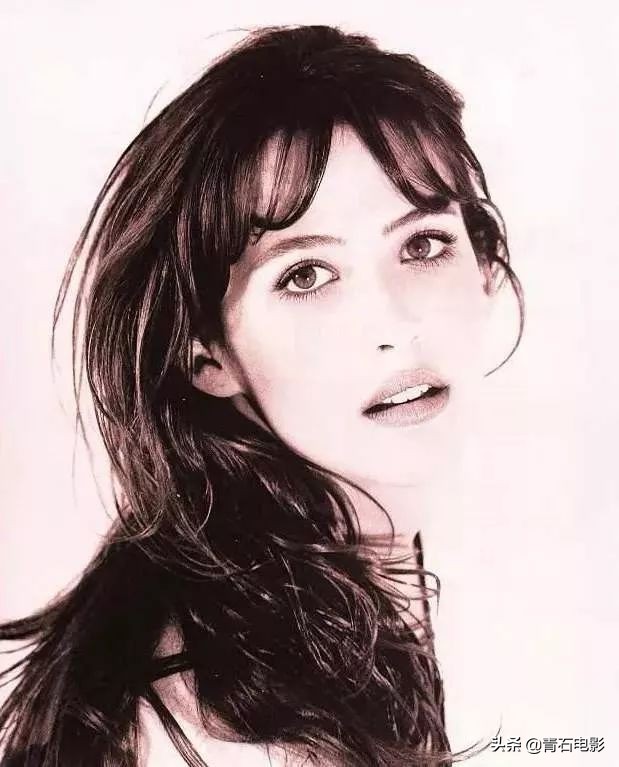 血与光交织的战争史诗，女神苏菲玛索盛世美颜，豆瓣评分高达8.9