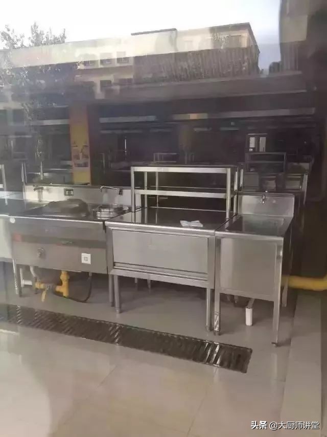 火爆全国的4D厨房到底是怎么样的？厨师长给你看看这些照片