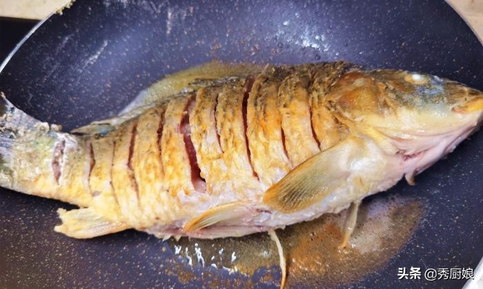 土腥味重的鱼应该怎么炖,炖鱼放什么料鱼不腥