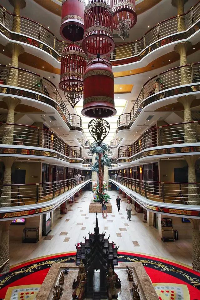 日本防疫钻石公主号邮轮,日本钻石公主号邮轮海上漂多久