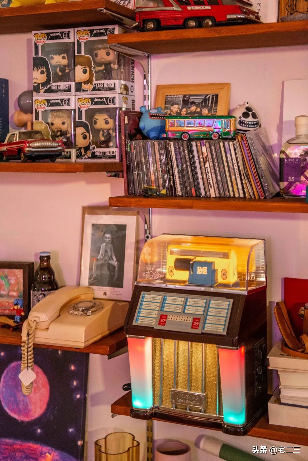 霓虹灯下，他们的“摇滚之家”