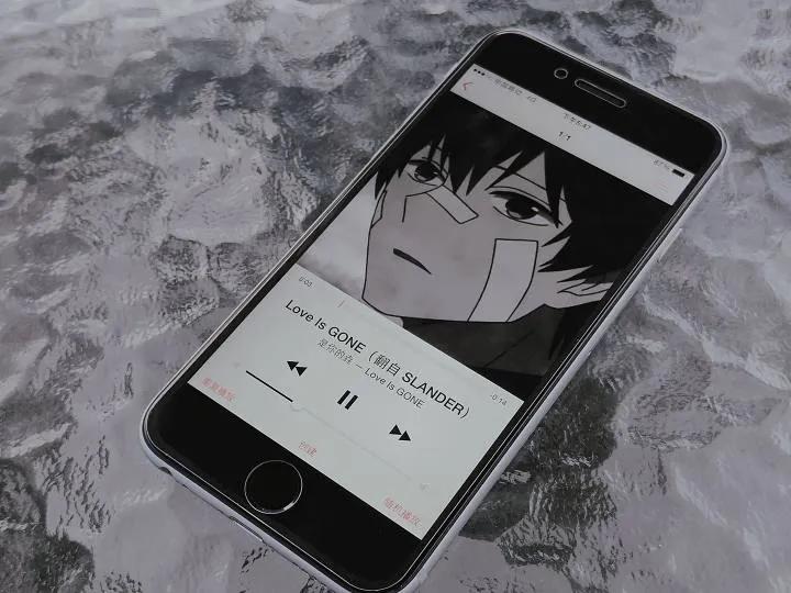 iphone6时隔八年开箱,第一批国行iphone6