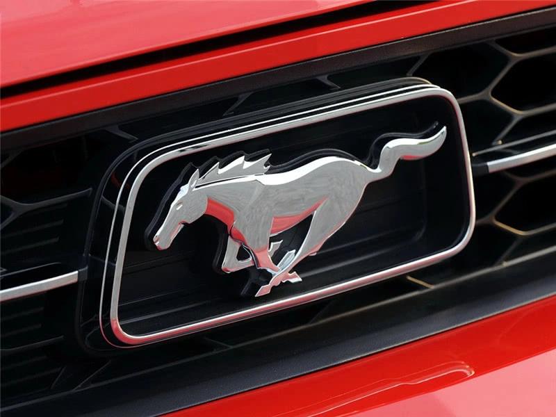 4个马的车标是什么车,有4个马的车标志是什么车