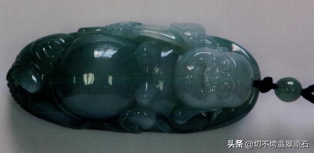 油青翡翠是什么颜色的好,油青种翡翠到底值不值钱