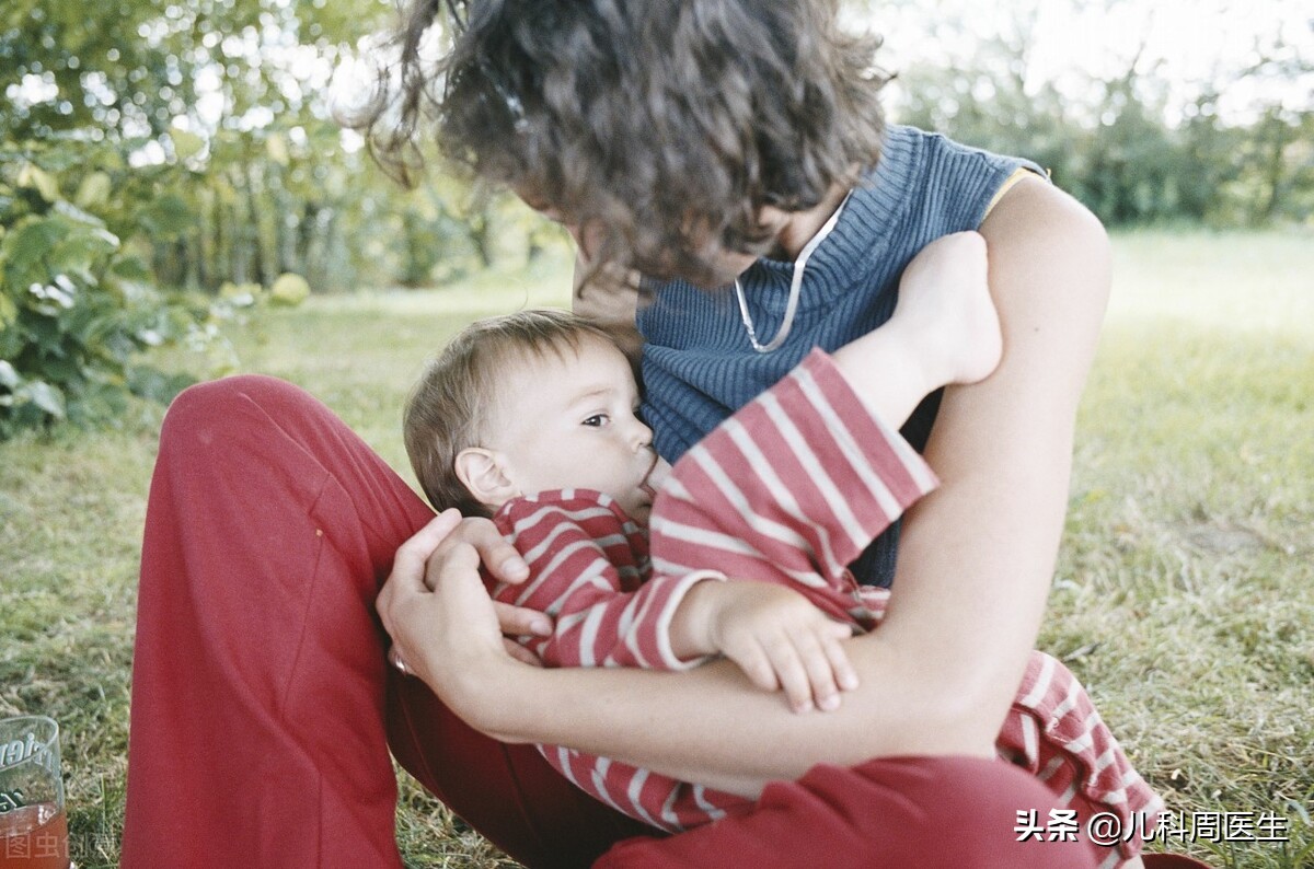 母乳太浓可以给宝宝喝水吗,纯母乳的宝宝喝水有什么坏处