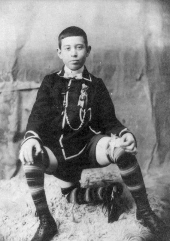 他是美国马戏圈里的“国王”，拥有三条腿，结过两次婚，活了77岁