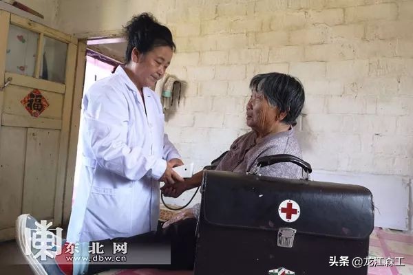 周雅杰医生视频,最美医生周雅杰央视采访