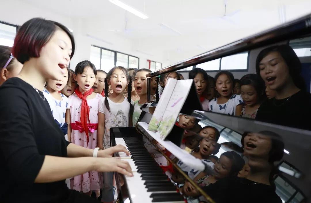 学校音乐老师一年收入多少,声乐生毕业后当音乐老师挣钱吗