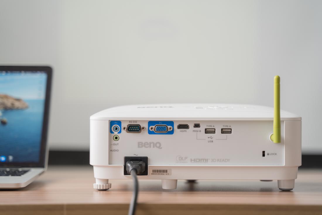 明基e520办公投影仪轻体验,明基智能商务投影机e540