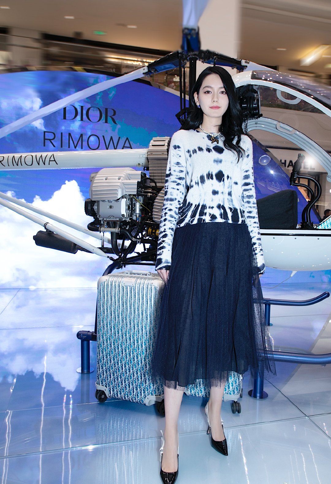 Kylie把公司卖了6个亿？DIORandRIMOWA小箱子终于可以背上身！「每周时报」