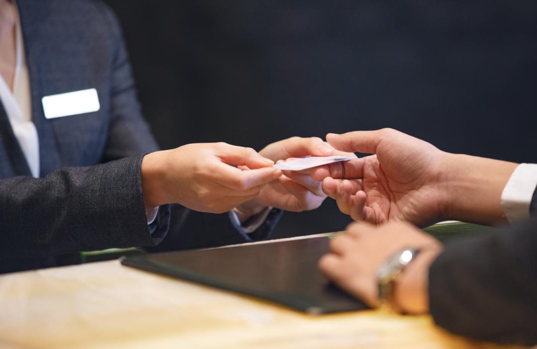 酒店公关部门如何应对危机,危机公关和危机传播公关