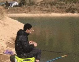 开心时刻大爷视频,开心一刻一波搞笑gif图送给你