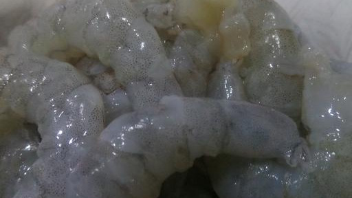 韭菜鸡蛋虾仁韭菜怎么不出水,韭菜虾仁肉鸡蛋馅出水了怎么办