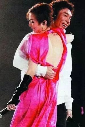 郑秀文与许志安相逢何必曾相识,许志安郑秀文不要惊动爱情