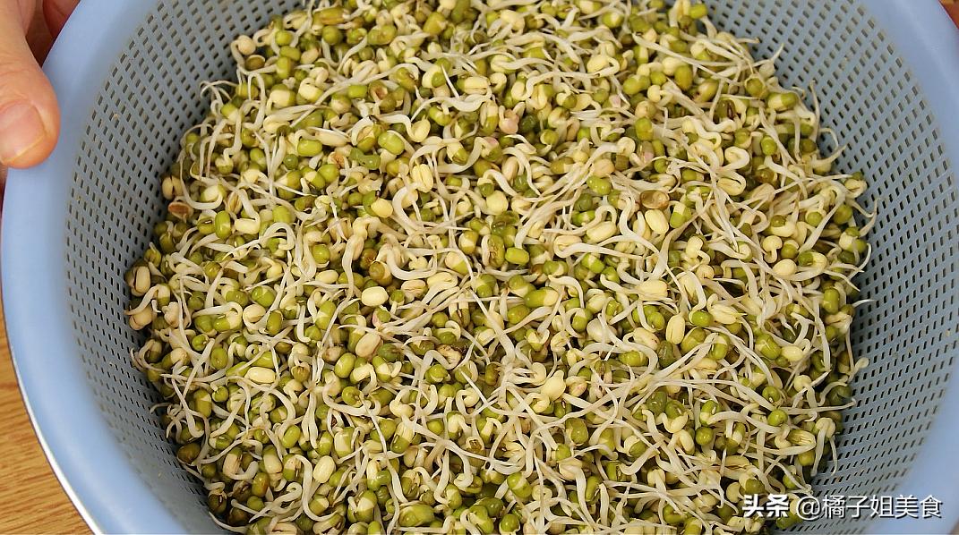 想吃豆芽很简单,想吃绿豆芽就自己亲自来制作