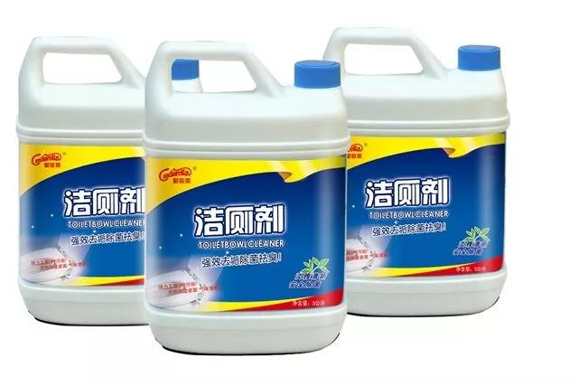 男童误服消毒液,孩子误吞消毒剂被抢救