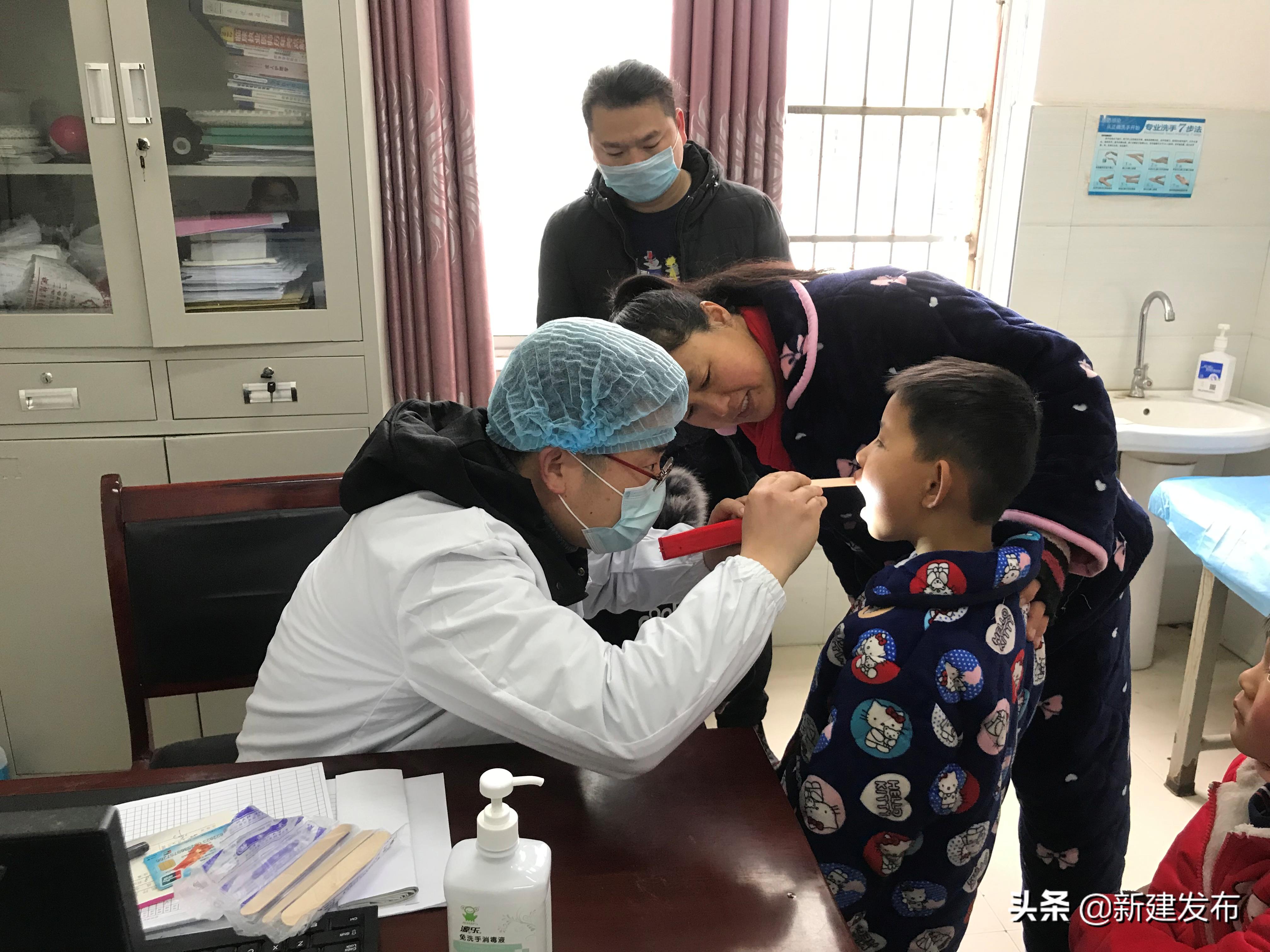 感动防疫人员图片,疫情中记录下的感动镜头