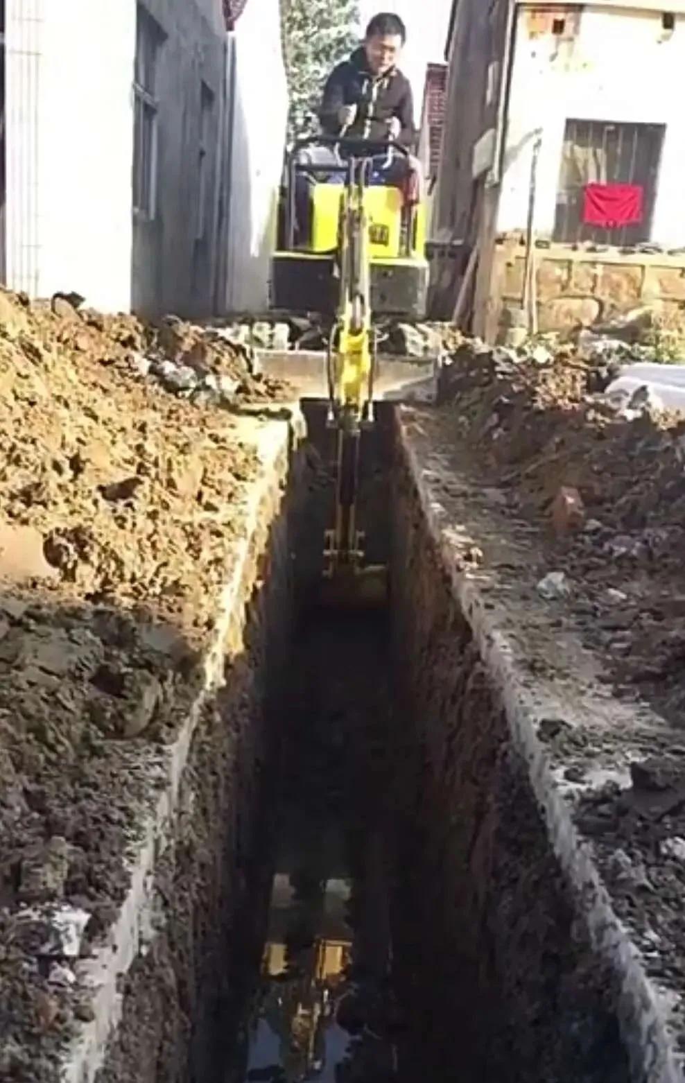 小挖机在农村,现在农村小挖机怎么样