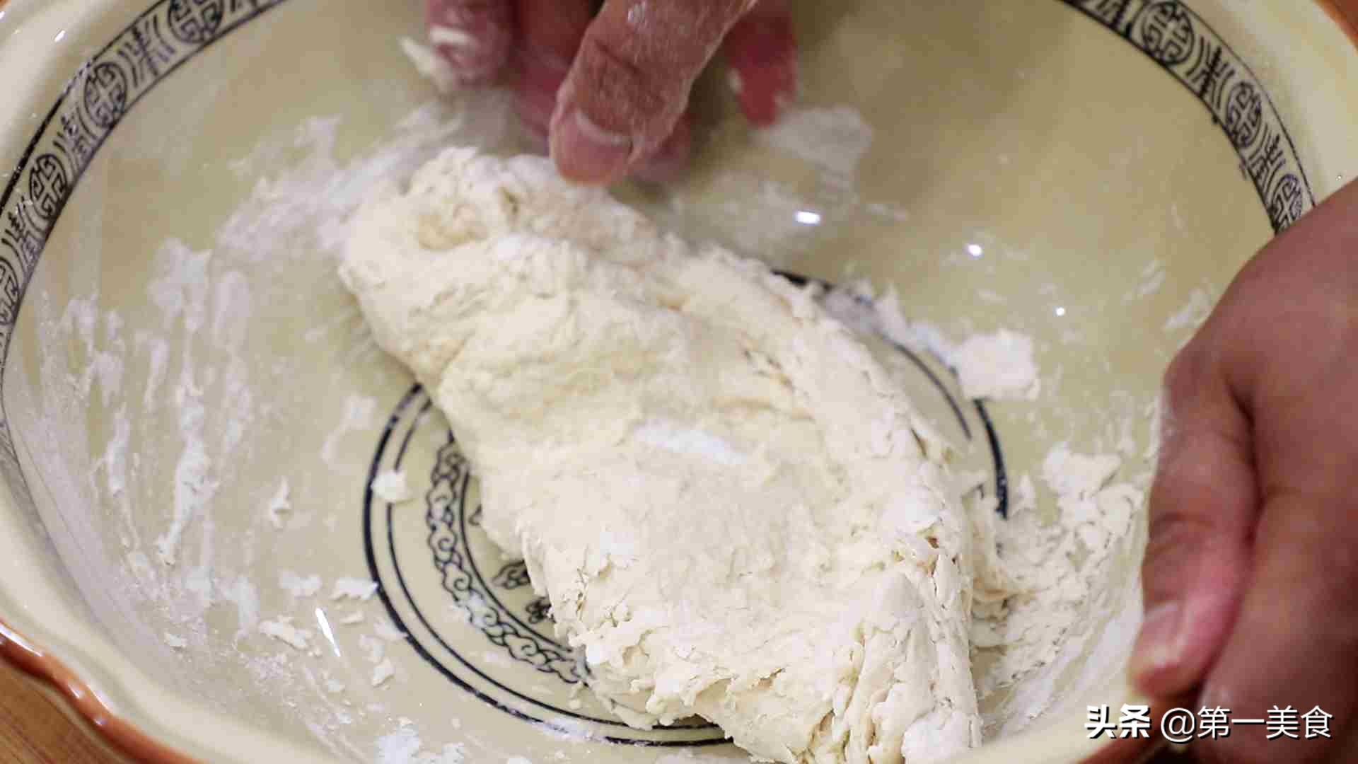 家常鸡蛋灌饼做法全过程,现做鸡蛋灌饼做法全过程