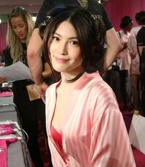 维密天使走秀期间大姨妈到访怎么办？超模不愧是超模