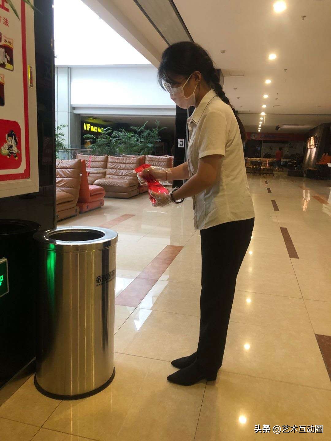 新华区首家影城金熊国际影城中储店今天复工营业