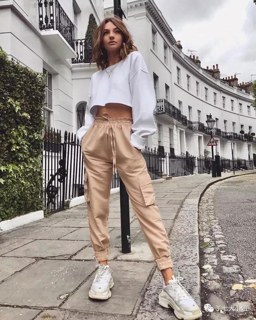 秋冬一定要穿出时髦贵气感,今年秋冬最时髦的颜色搭配