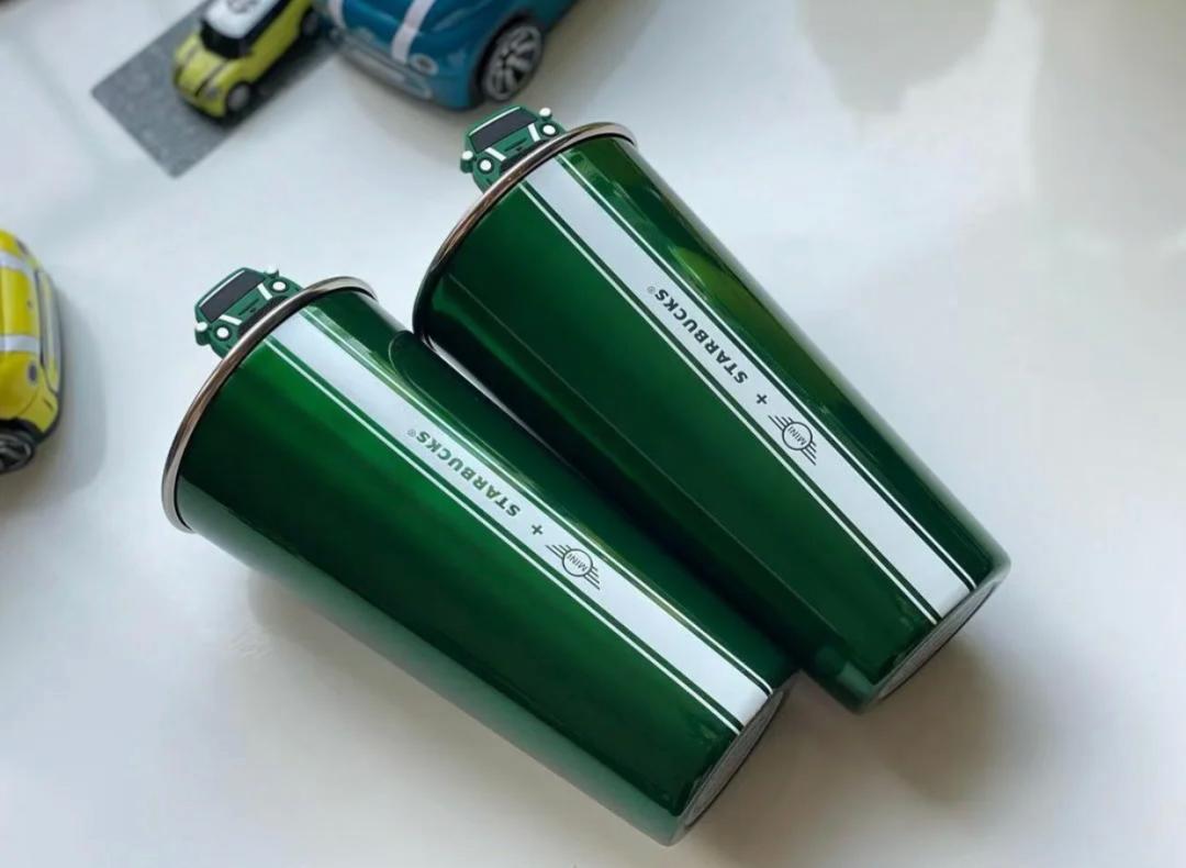 日本星巴克这次质感满分，网友diss中国星爸爸，月饼口味像蜡烛