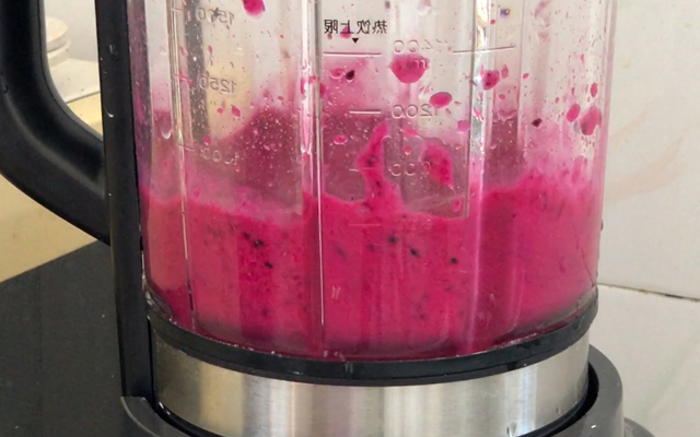 火龙果不要直接吃了简单易做,火龙果冰激淋怎么做