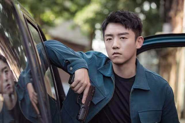 郑恺深水炸弹,郑恺桀骜不驯