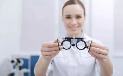 验光配镜怎么选镜架,验光配镜的镜架