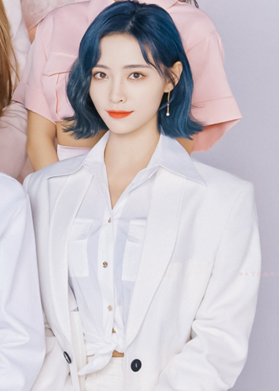 比较火的女明星发型搭配,女明星造型心机发型