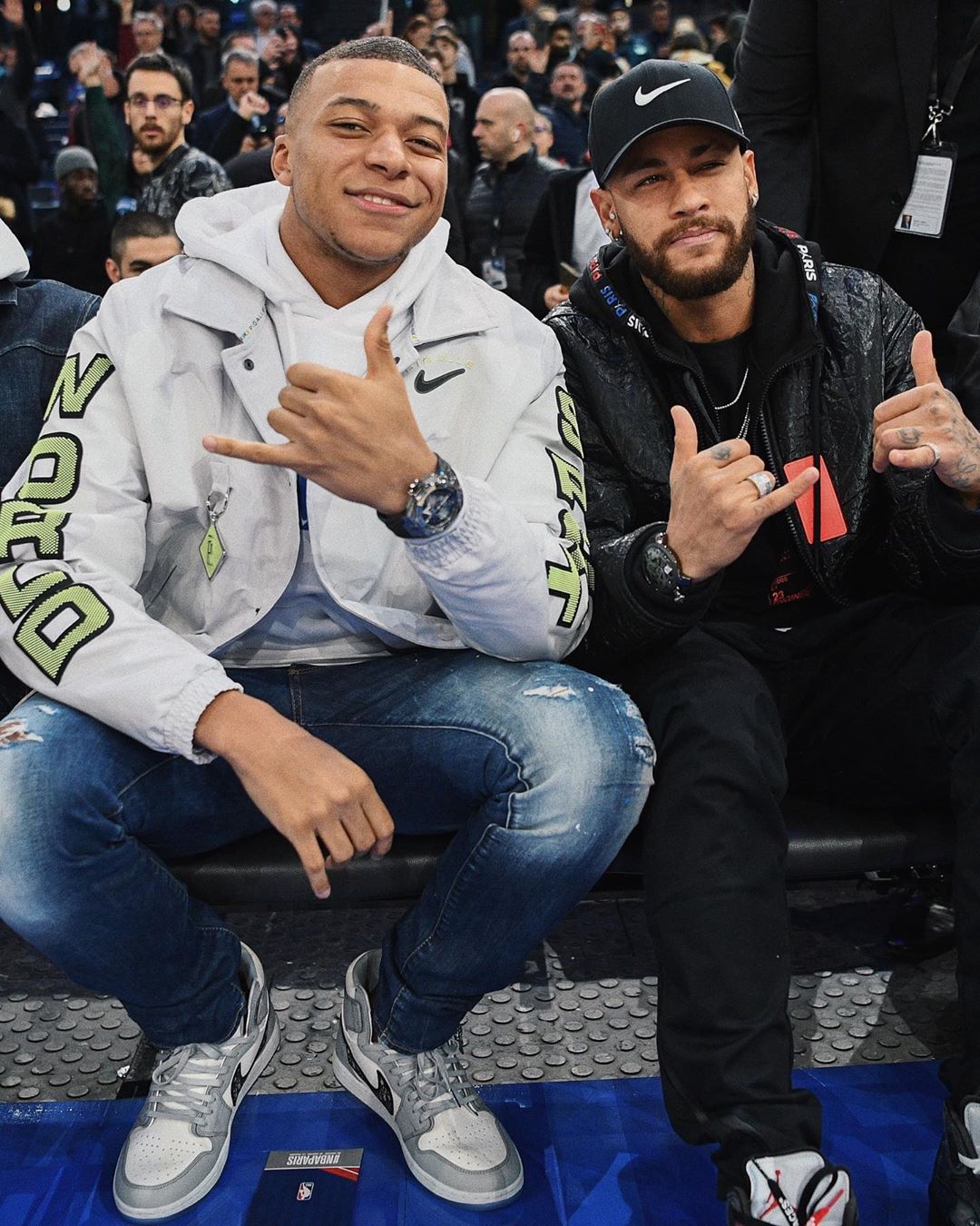 明星上脚权志龙鞋子,明星上脚巴黎世家老爹鞋